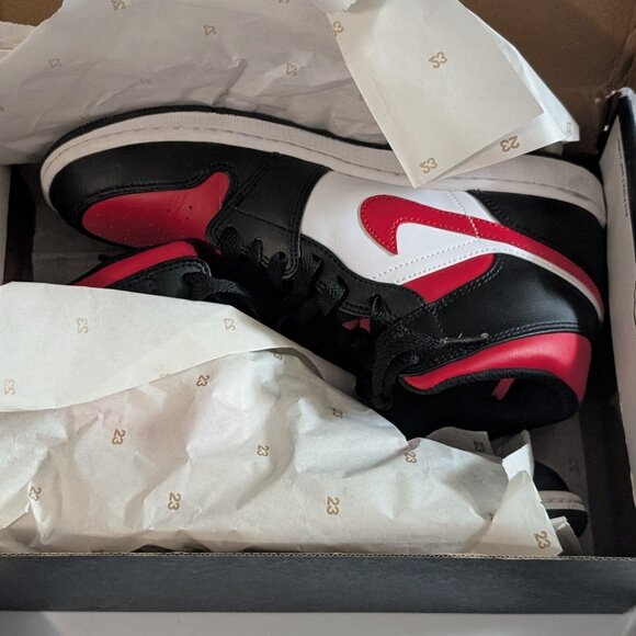 2022 Air Jordan 1 Mid White Black Red 2022 Size Men's 8.5 - Picture 13 of 13